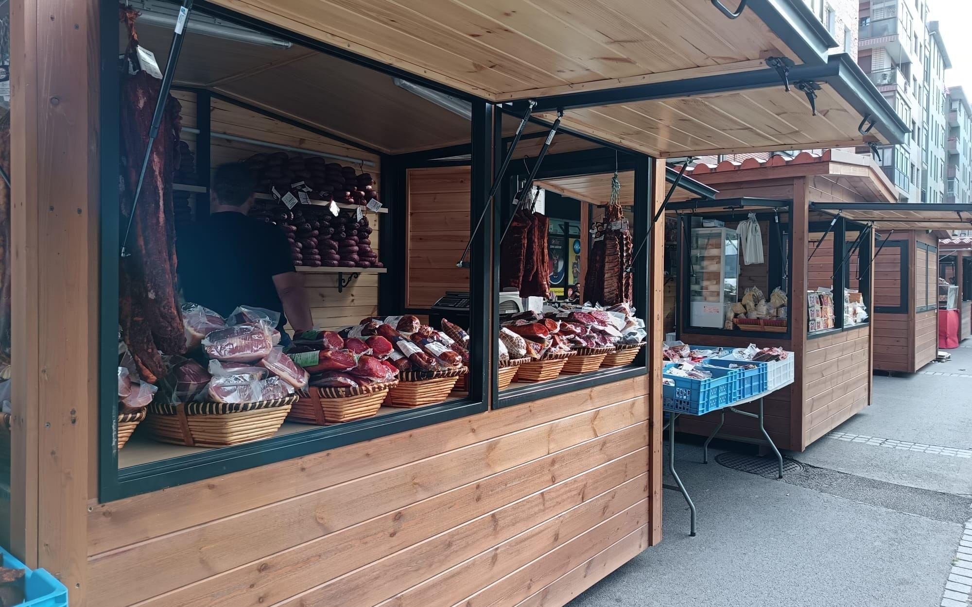 La feria que une Extremadura con Euskadi: gastronomía, música y artesanía durante toda la semana