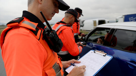Euskadi refuerza los controles para frenar las distracciones al volante