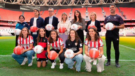San Mamés abre un espacio de animación con 1.500 jóvenes futbolistas gracias a Diputación y Athletic