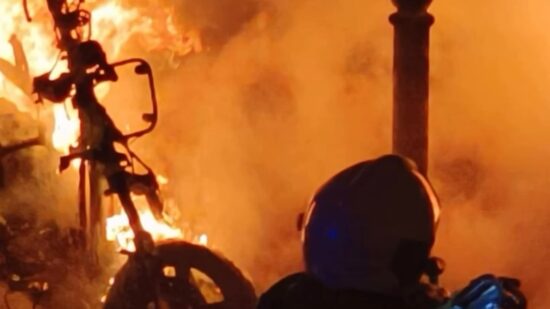 Vecinos de Ametzola comienzan a patrullar por las noches para evitar la quema de contenedores