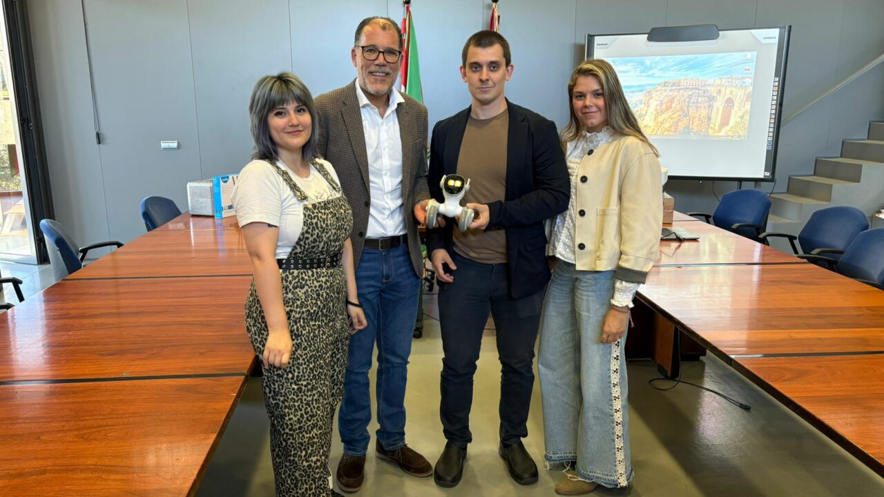 Ortuella planta cara a la soledad con inteligencia artificial