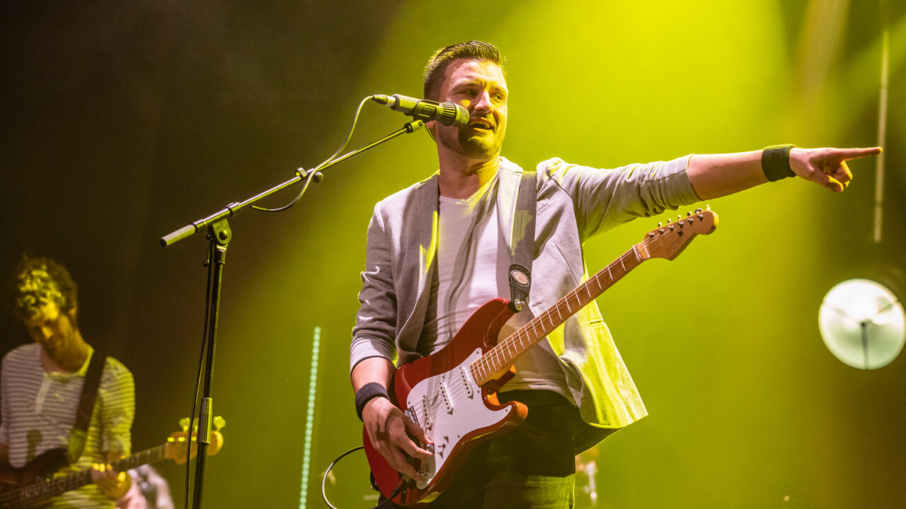 Óscar Rosende y Great Straits regresan a Bilbao con su homenaje a Dire Straits