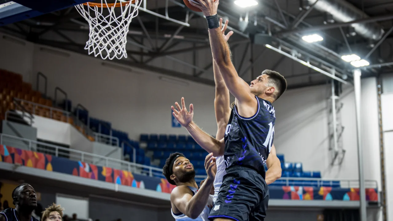 Una plácida pachanga a 5000 kilómetros de casa para el Surne Bilbao Basket (62-113)