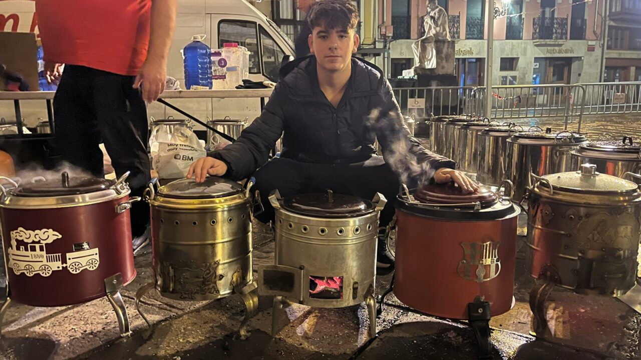 Unai, el hijo del mítico ‘Pizarrín’, busca su sueño en el concurso de putxeras de Balmaseda