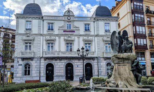 Santurtzi bonifica a las familias para frenar la subida de la tasa de basuras