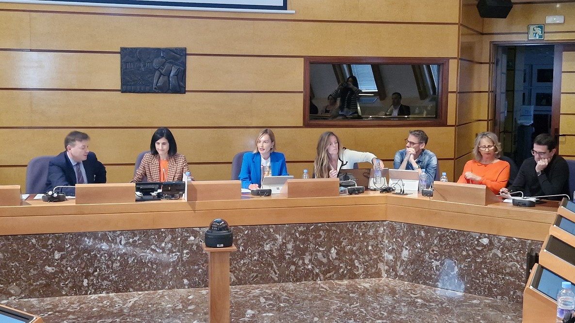 Cuidar a quienes nos cuidan: así ha transformado Bizkaia el modelo de cuidados a personas mayores