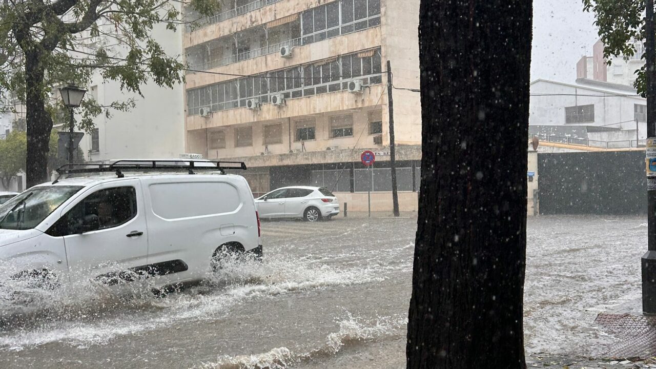Tras un año de la Dana de Valencia, las tormentas golpean Sevilla