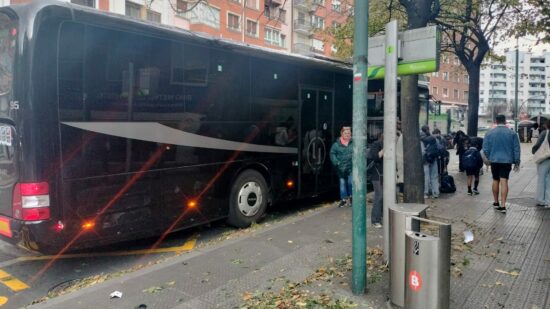 “Cuando miré, la estaba abrazando”: el testimonio de una madre sobre lo ocurrido en la parada de Zabalburu