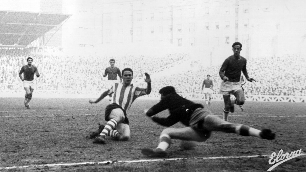 Luto en el Athletic por la muerte de José Antonio Latorre que consiguió el gol número 2.000 de los leones