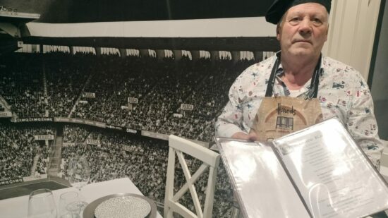 Adolfo, el hostelero que ya tiene lleno para las comidas de Navidad: “Llevamos casi 1.300 reservas»