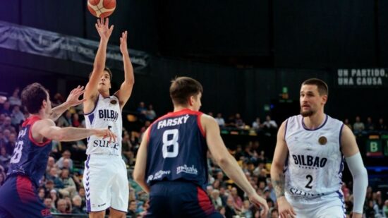 El Surne Bilbao Basket cumple con más dificultades de lo previsto ante el Pumpa Brno