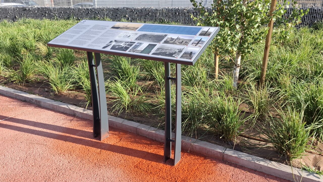 Bilbao homenajea a la histórica Jabonera Tapia y su jabón Chimbo con una mesa-mural en Zorrotza