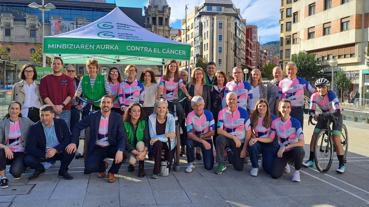 Bilbao pedalea contra el cáncer de próstata en la segunda edición de Bizkaia Bike