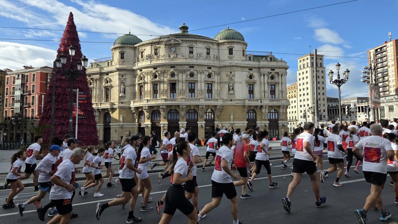La Bilboko Herri Krosa 2025 vuelve a llenar Bilbao con 9.147 corredores en una emotiva edición