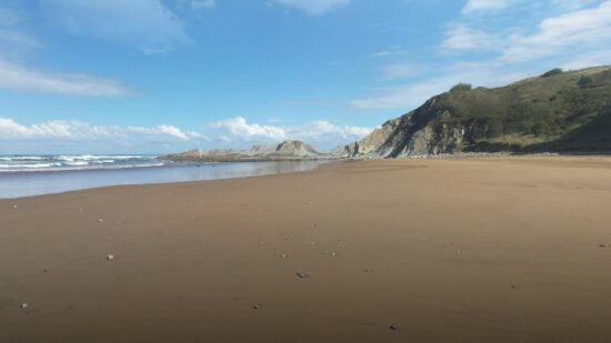 Sopela en alerta por el proyecto de Barinatxe: piden mantener accesos, servicios y el surf