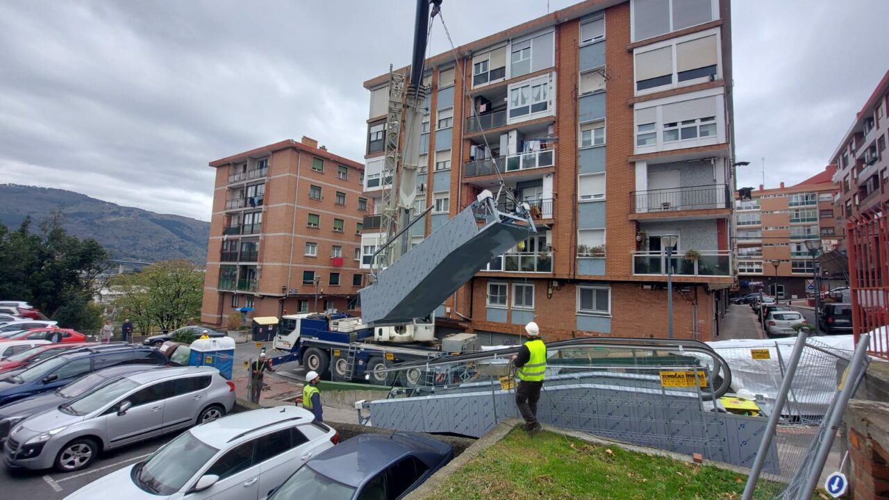Arrancan los trabajos para instalar la nueva rampa mecánica en Antonio Trueba, Sestao