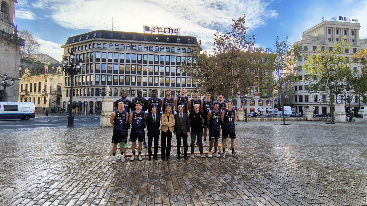Surne ratifica su compromiso con el Bilbao Basket hasta 2031