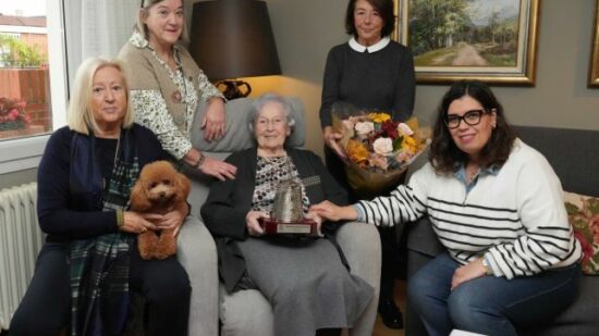 Ana María Cearra cumple 100 años y se convierte en una de las vecinas centenarias de Getxo