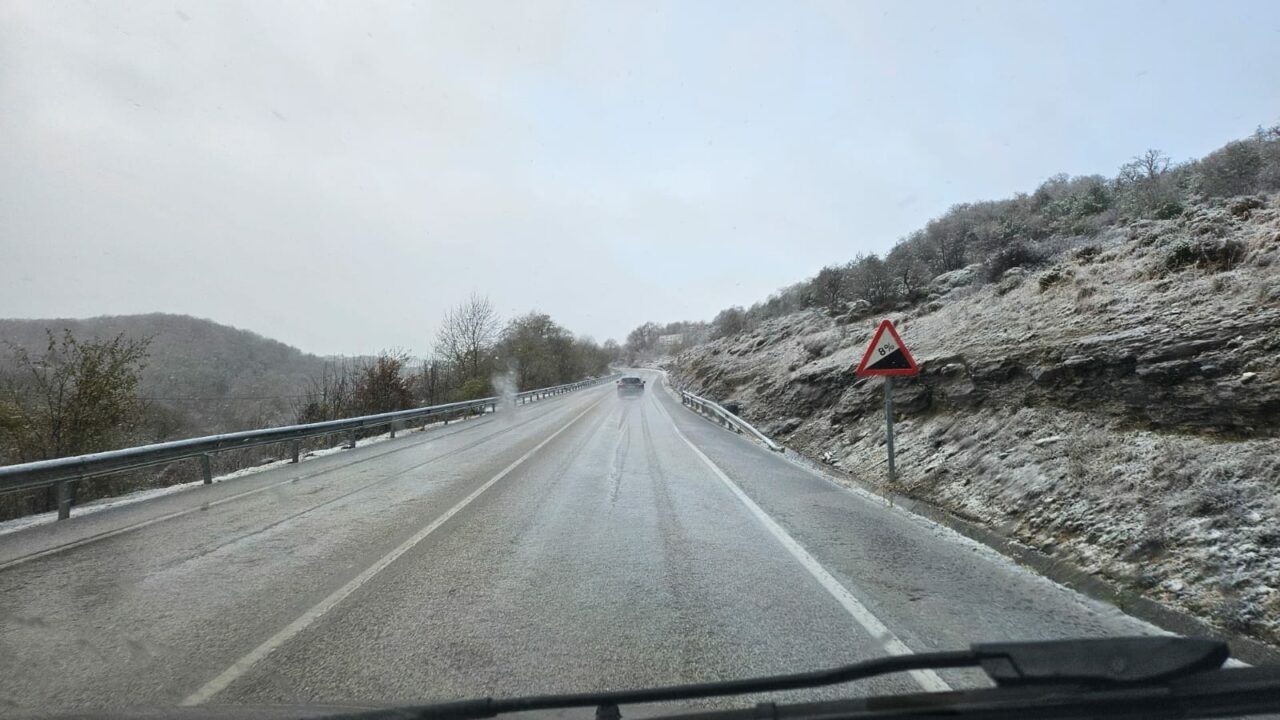Sin miedo al mal tiempo: consejos para una conducción segura aunque llueva o nieve