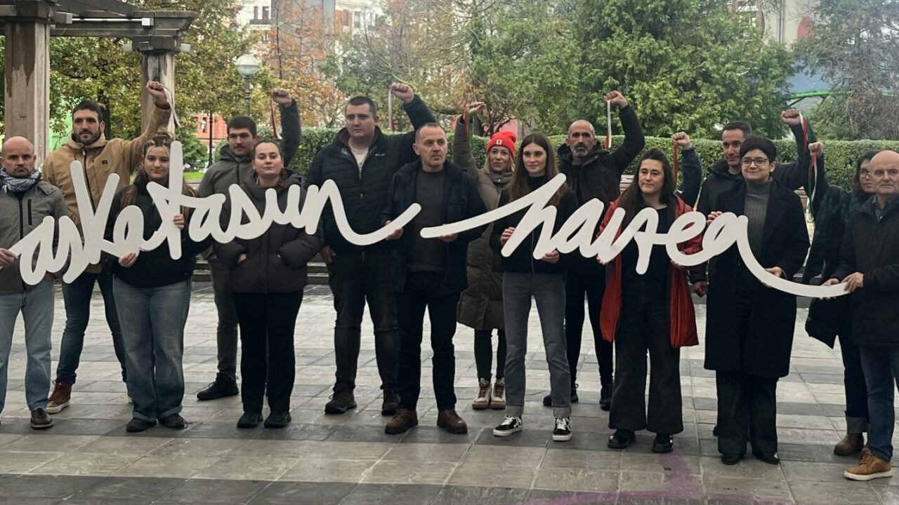 EH Bildu reivindica memoria y justicia en el aniversario de los asesinatos de Santi Brouard y Josu Muguruza
