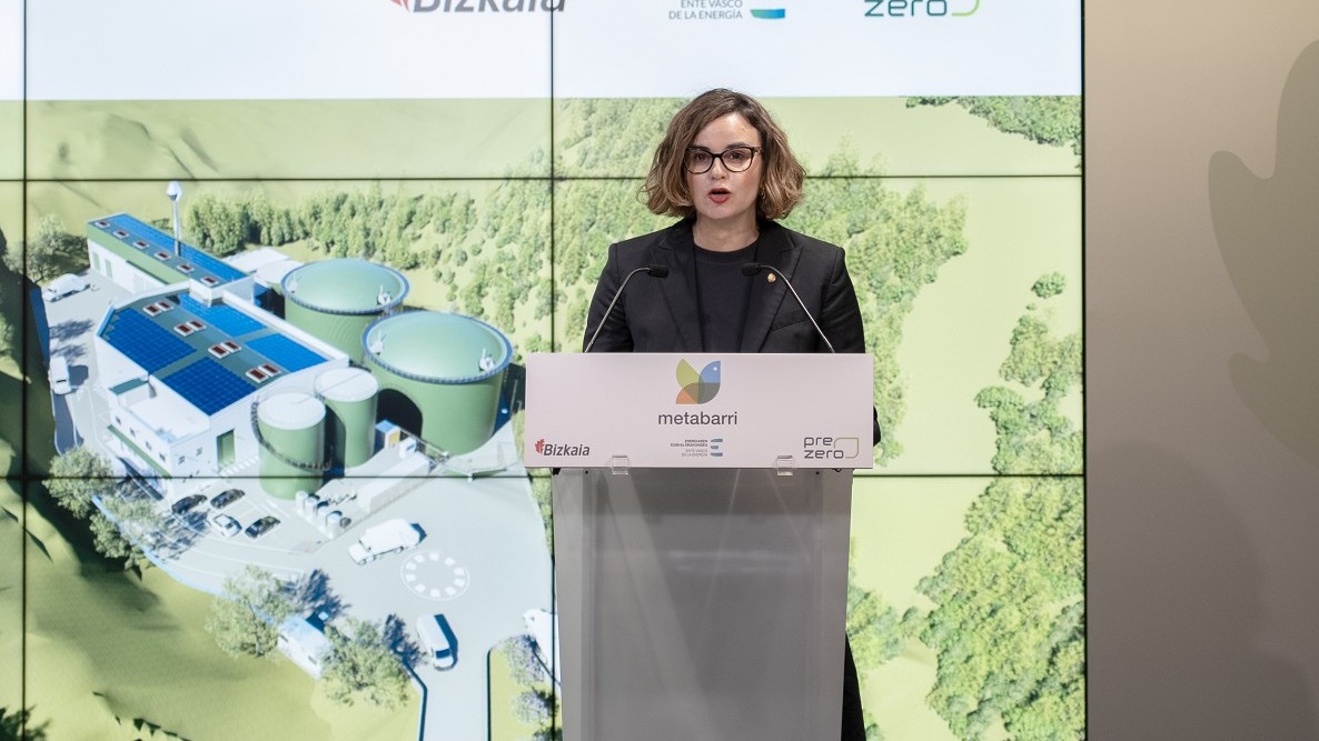 Elixabete Etxanobe mantiene su «compromiso» con el descuento al transporte público: «Esperemos que haya voluntad para hacerlo»