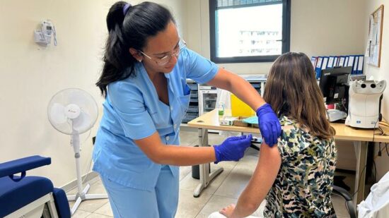 Osakidetza llama a vacunarse contra la gripe ante el aumento de casos y la llegada de las fiestas navideñas