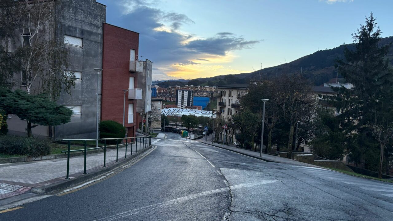 Ortuella mejora la accesibilidad en Aiega con nuevas rampas mecánicas