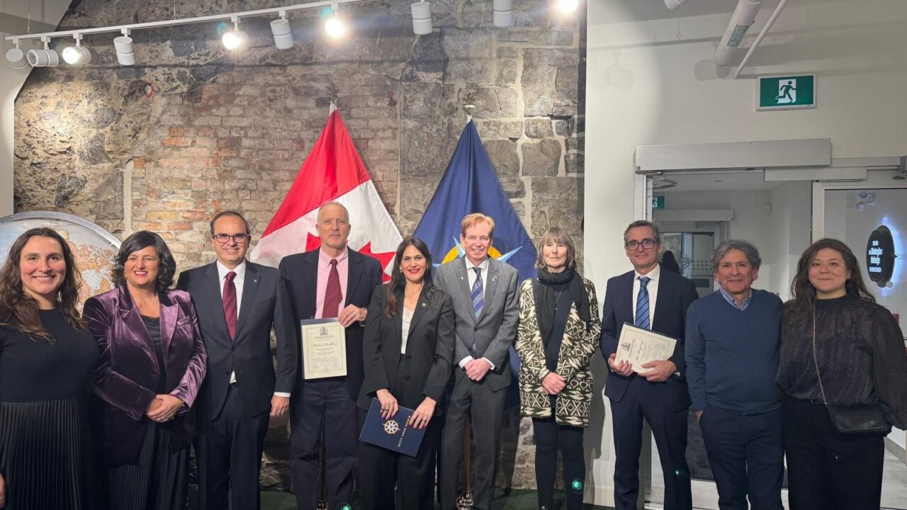 La historia de los balleneros vascos aterriza en Canadá a través del arte