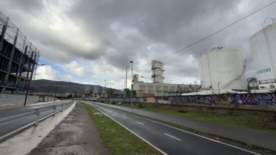 Nueva rotonda, carriles y zonas verdes: Barakaldo transforma la carretera interfábricas
