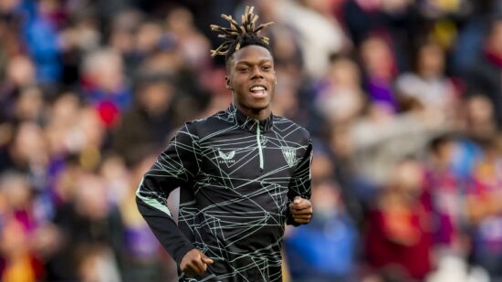 Pitos del Camp Nou a Nico Williams siempre que tocaba el balón
