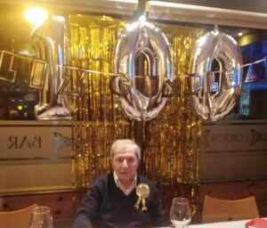 Emilio celebra su cumpleaños número 100. // Cedida por las entrevistadas. 