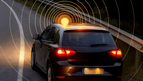 Balizas V16: ni recopilan nuestros datos personales ni nos van a multar con 3.000 euros por no llevarlas