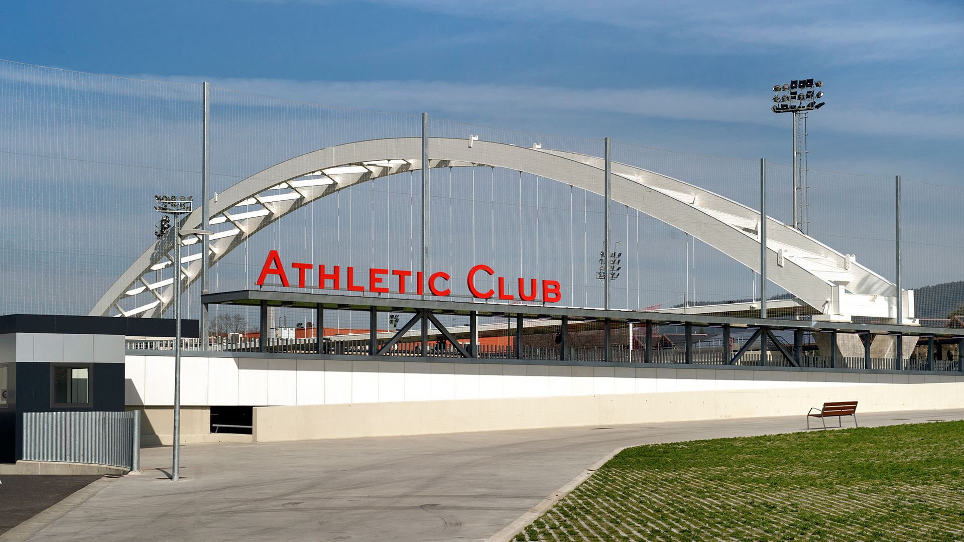 Las vallas de Lezama se parecen a la curva de Valdebebas