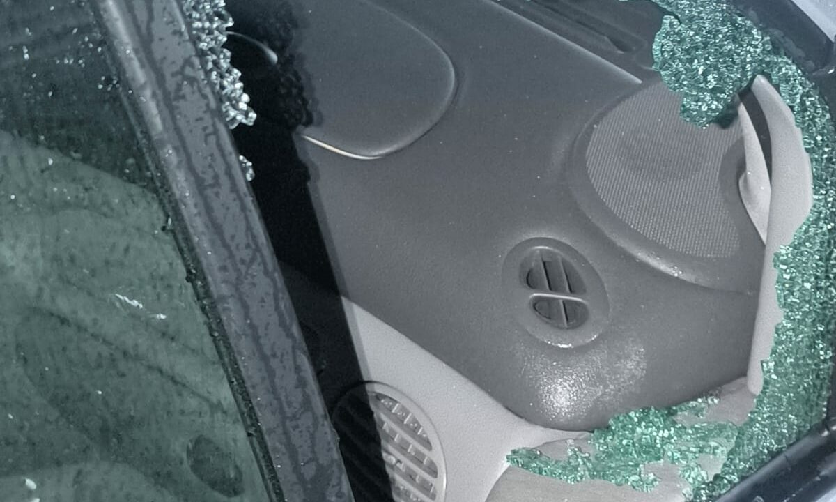 Detenidos dos hombres por robar en una decena de coches en Orduña: “Vienen por la noche, rompen los coches y al amanecer se marchan”