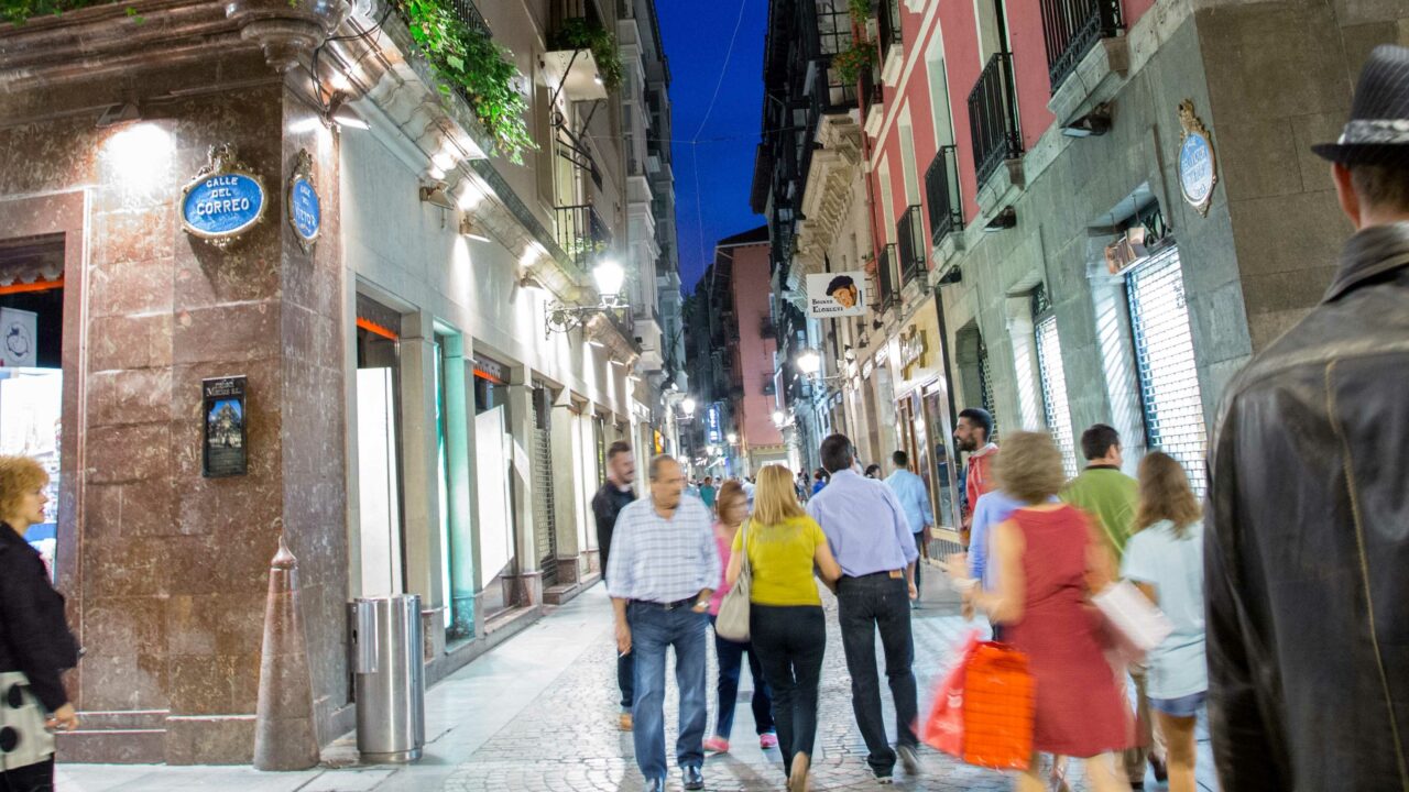 Bilbao conecta a su juventud con el comercio que da vida a los barrios