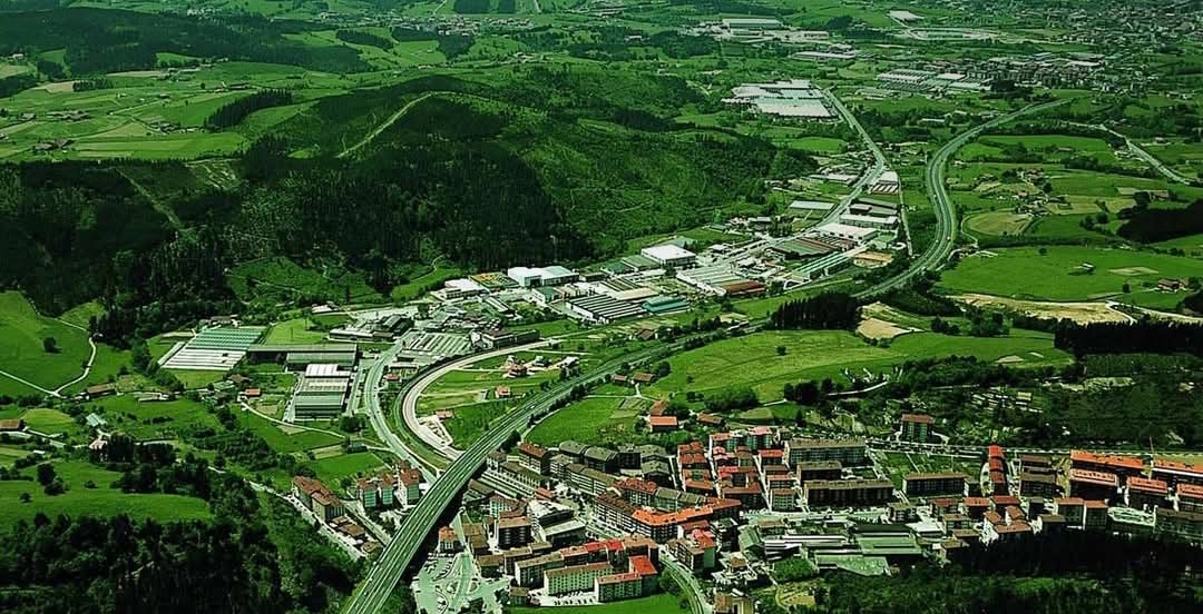 Tragedia en Berriz: un menor fallece y otro resulta herido tras ser atropellados por un Bizkaibus