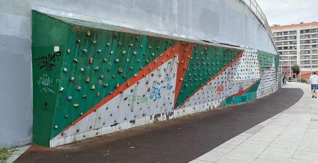 Bilbao renueva el rocódromo del parque Eskurtze, en Rekalde