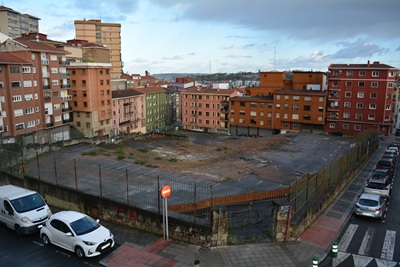 Sestao propone un parking temporal en Rebonza para aliviar los problemas de aparcamiento del barrio