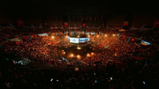 ETS llena el Buesa Arena en una noche histórica con la presentación de “KONKISTA”