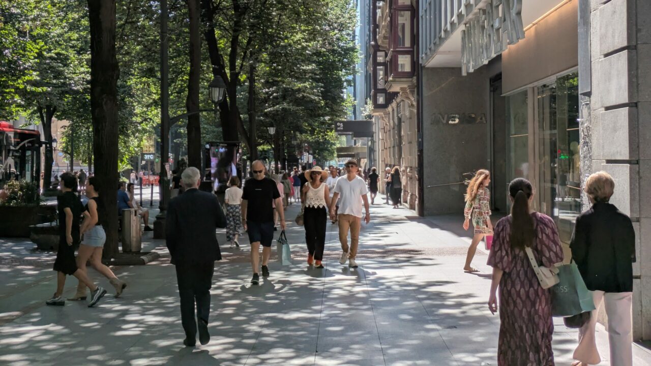 El paro baja en Euskadi: noviembre deja 1.123 desempleados menos y marca un nuevo mínimo del año