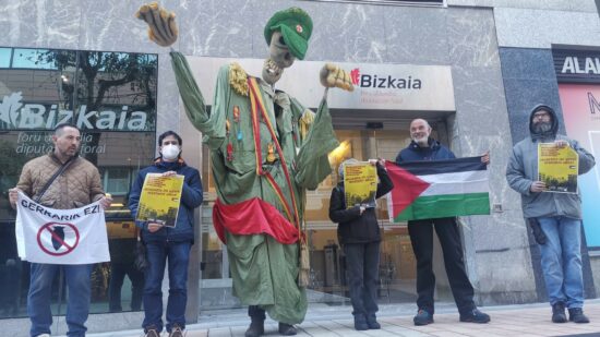 Protesta en Barakaldo contra la implicación de empresas vascas en el genocidio palestino