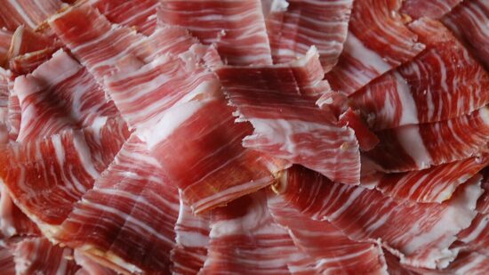 Cestas navideñas disparadas: el jamón ibérico y el cordero marcan precios históricos