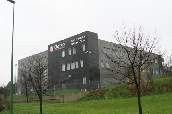 Detenido en Algorta por intentar agredir con un cuchillo  a otra persona