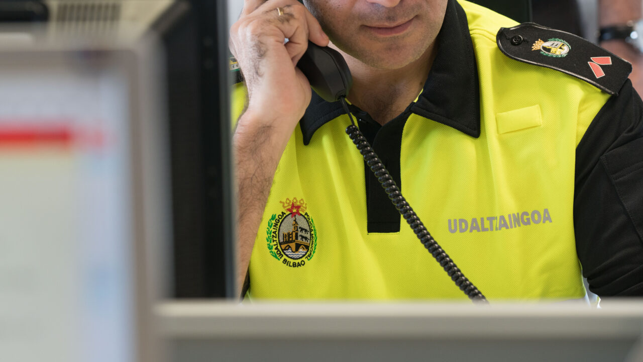 Piden testigos de un accidente ocurrido de madrugada en el centro de Bilbao