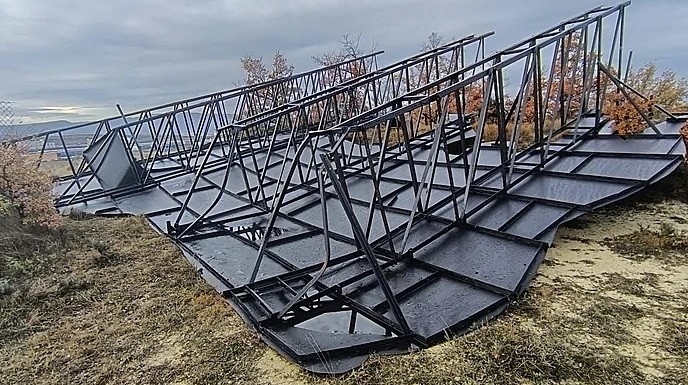 Ernai derriba el último toro de Osborne en Euskadi en un nuevo acto vandálico