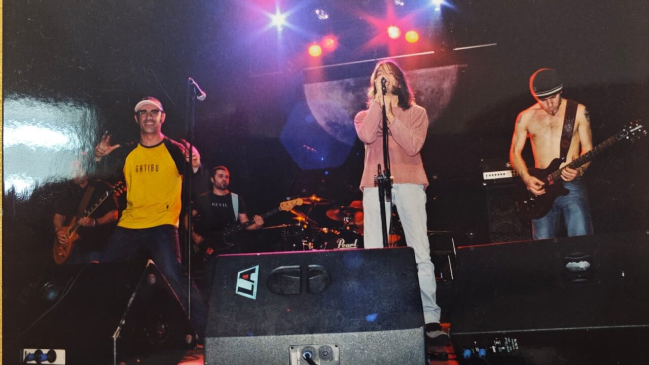 Gatibu recuerda con emoción a Robe: «Nuestro primer concierto fue con él»