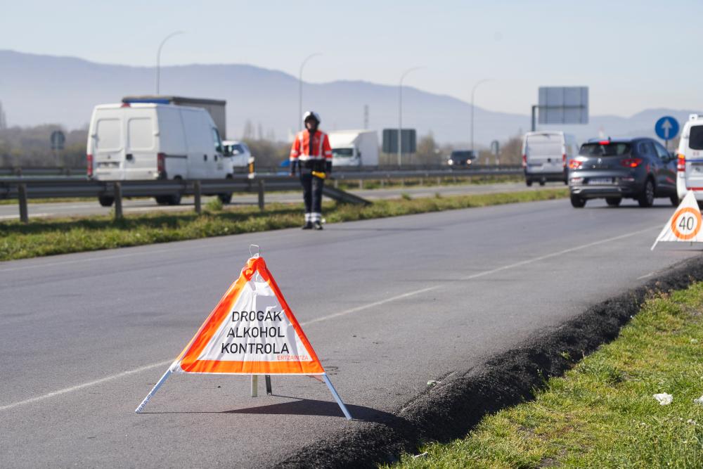 Más controles de alcohol y drogas en Euskadi: la Ertzaintza refuerza la vigilancia esta próxima semana