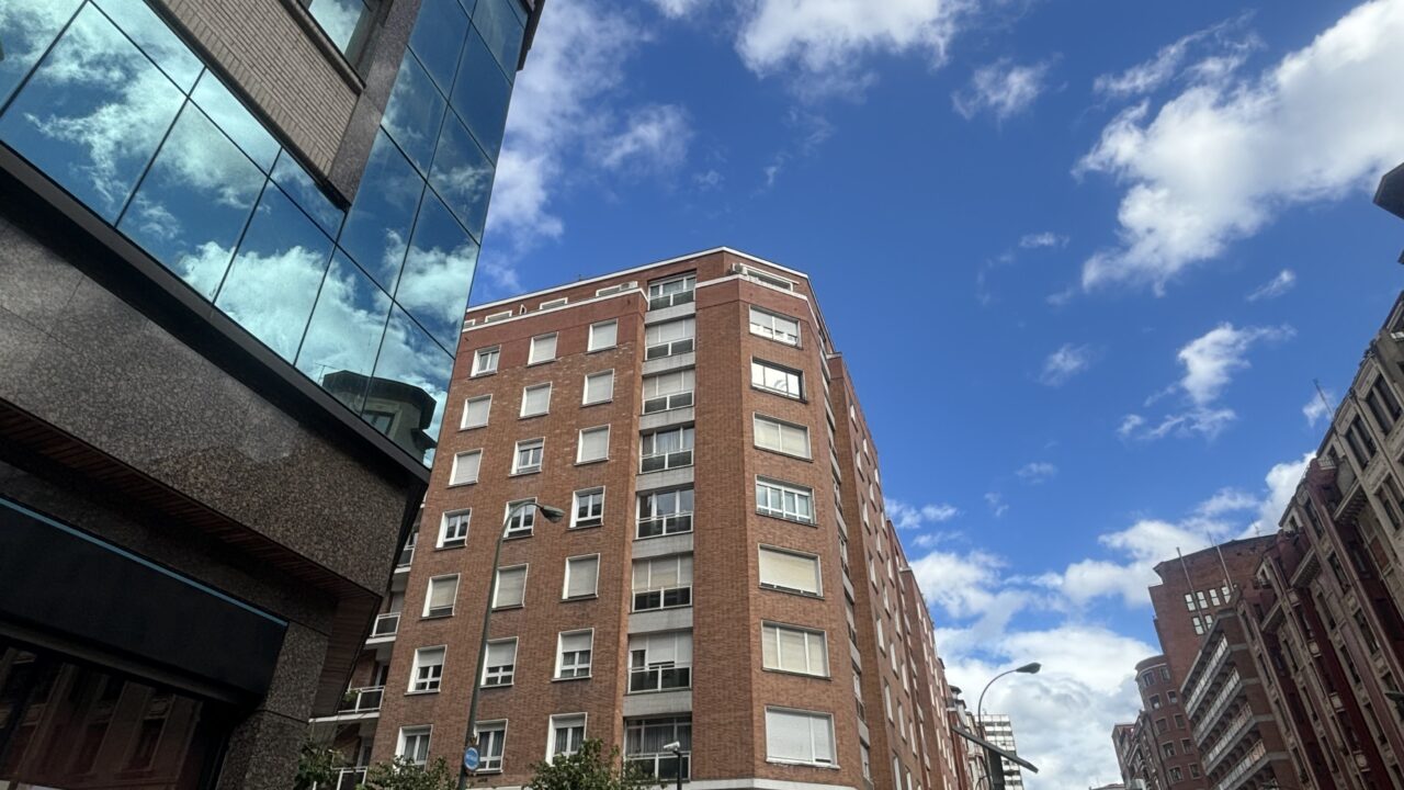 La compraventa de viviendas cae un 0,9% en Euskadi en octubre