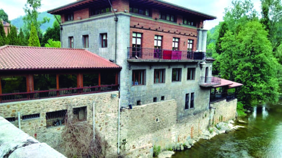 El Palacio Anuncibai de Laudio cierra sin avisar: «Mi amigo se casa en mayo y se ha enterado por terceros»