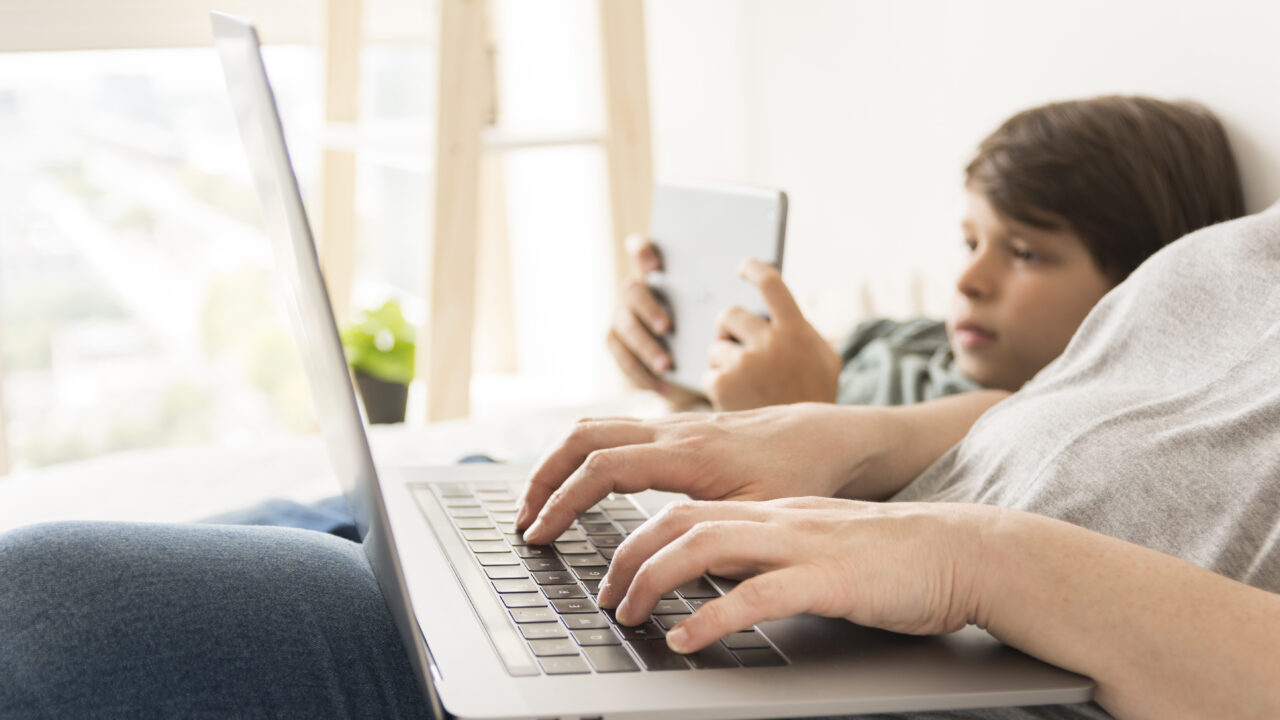 Euskadi acelera su digitalización: el 60,9% de los hogares de Euskadi ya tiene televisión por Internet